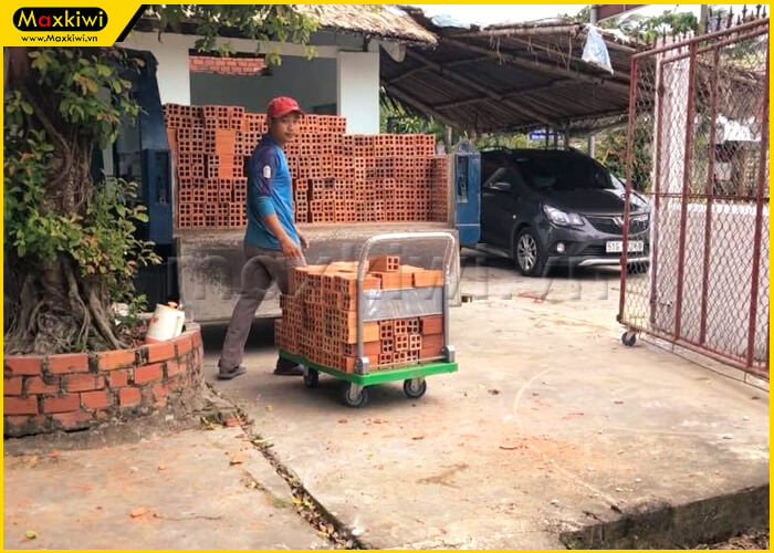 Xe đẩy hàng 300 kg với tải trọng lớn
